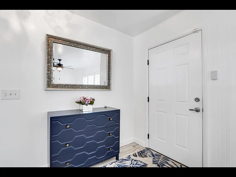 609 Oak Ter — Photo 4
