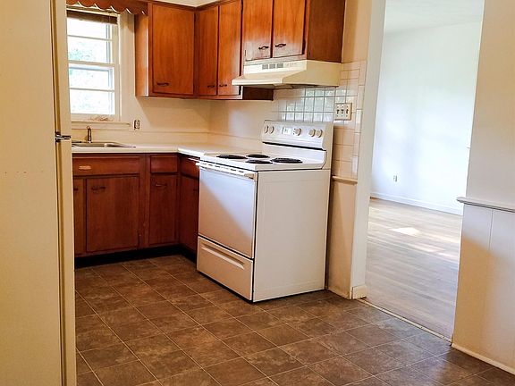 3rd image of 112 N Glencove #A-b