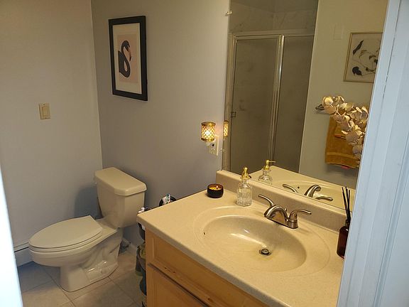 5th image of 89 Arlyn Dr E