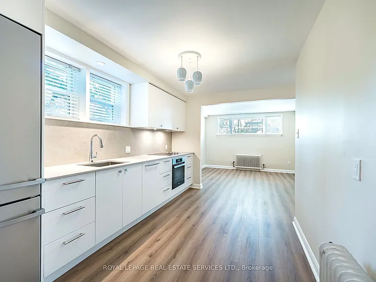 40 Emerald Cres #1 — Photo 14