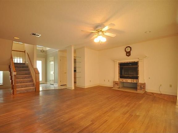 4th image of 321 Renwood Cir