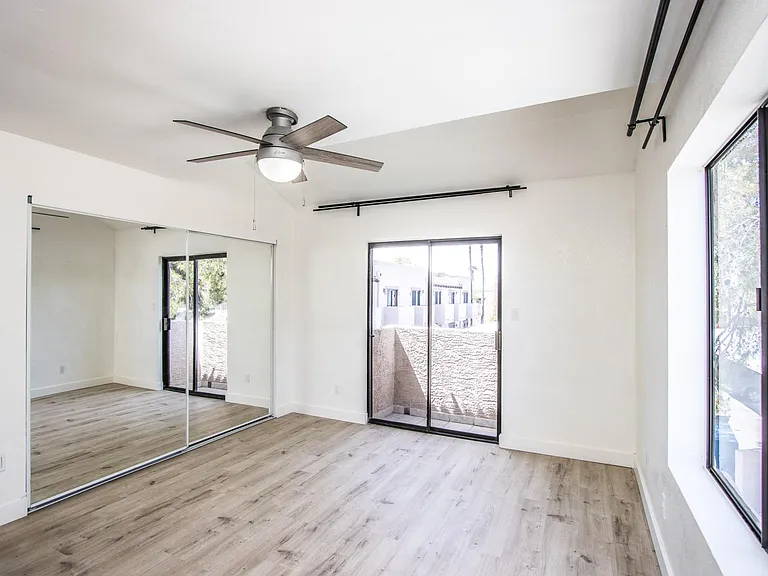 3102 E Clarendon Ave #207 — Photo 18