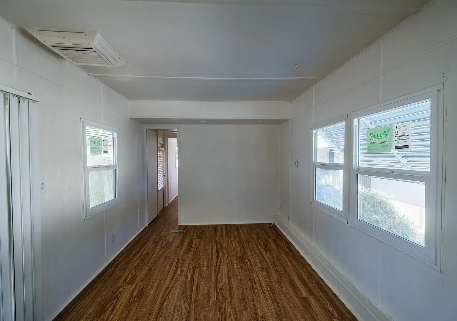 869Rand — Photo 3
