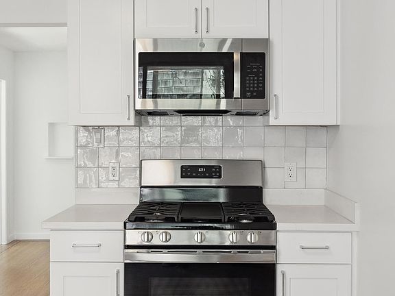 5th image of 490 Hill St APT 3