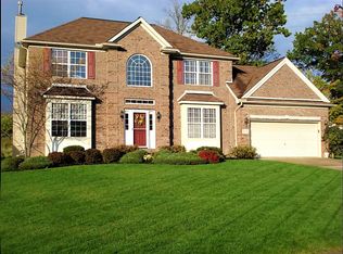 8115 Augusta Ln, Northfield, OH 44067