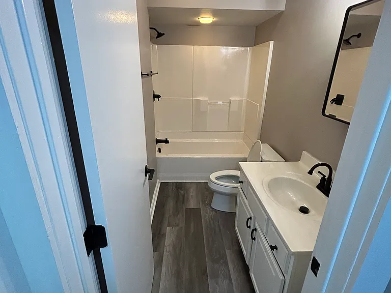 521 Franklin Ave — Photo 12