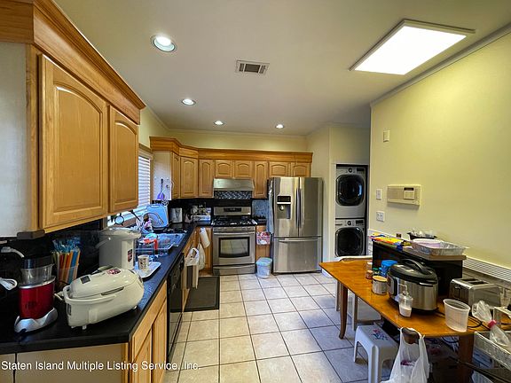 4th image of 31 Willow Ln