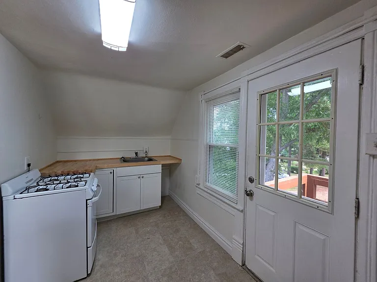 132 Orleans Cir #3 — Photo 6