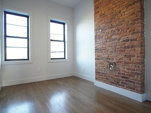 2nd image of 1333 Gates Ave APT 3