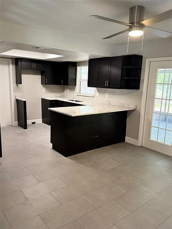 3 bed, 2.0 bath, 1130 sqft, $2,350 — Photo 3