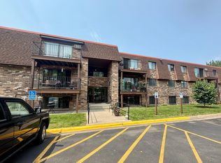 30675 Park St APT 104, Lindstrom, MN 55045