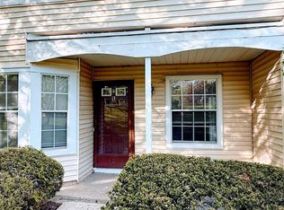 13 Powell Ct, Hightstown, NJ 08520