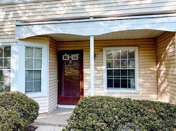 13 Powell Ct, Hightstown, NJ 08520