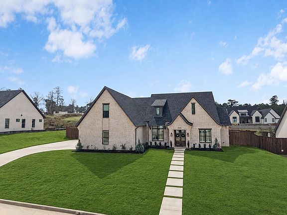 2nd image of 205 Shortleaf Ln