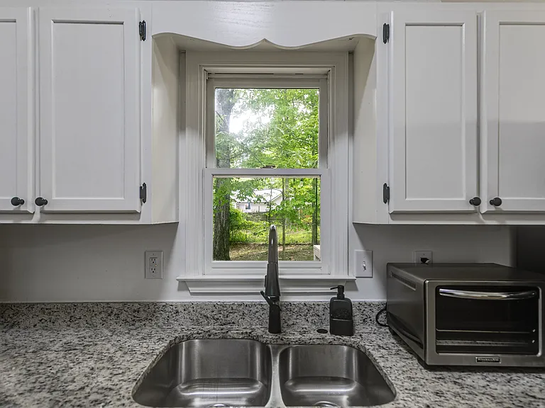 204 Wesley Mill Ln — Photo 9