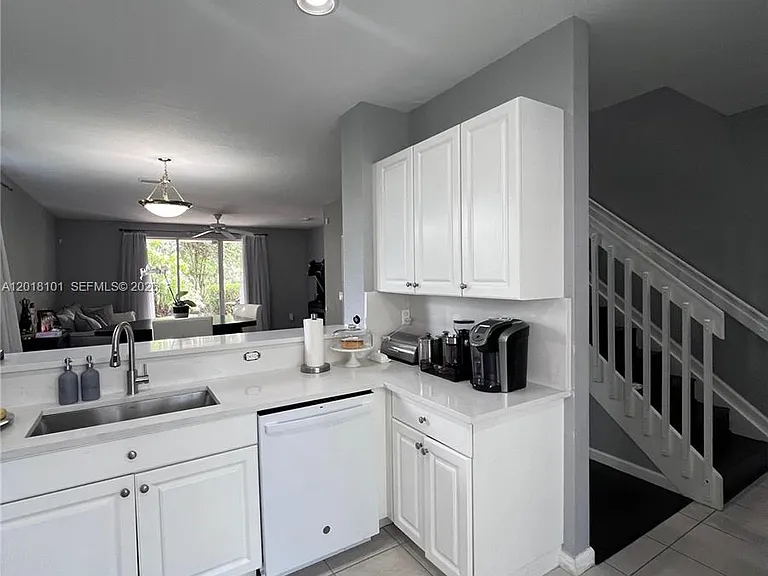 681 NW 42nd Ave #- — Photo 2