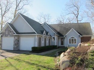 3468 Maceday Hill Cir, Waterford, MI 48329