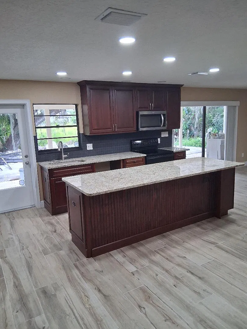 4 bed, 2300 sqft, $3,150 — Photo 3