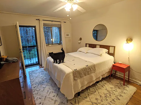 Rented by Voro, LLC | media 8