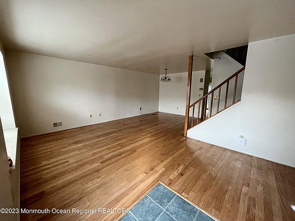 2nd image of 21 Alameda Ct