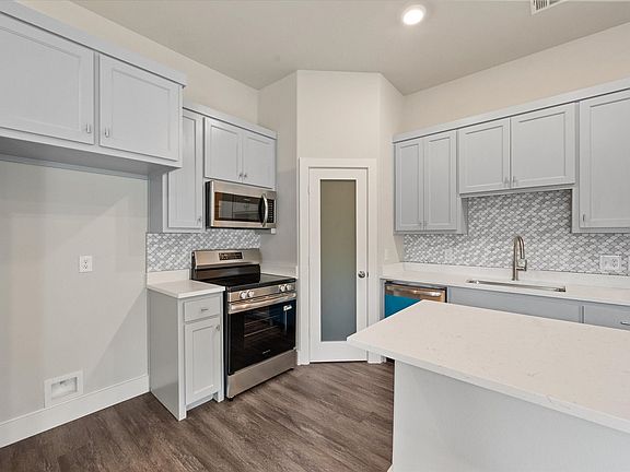 4th image of 1206 E 11th Ave