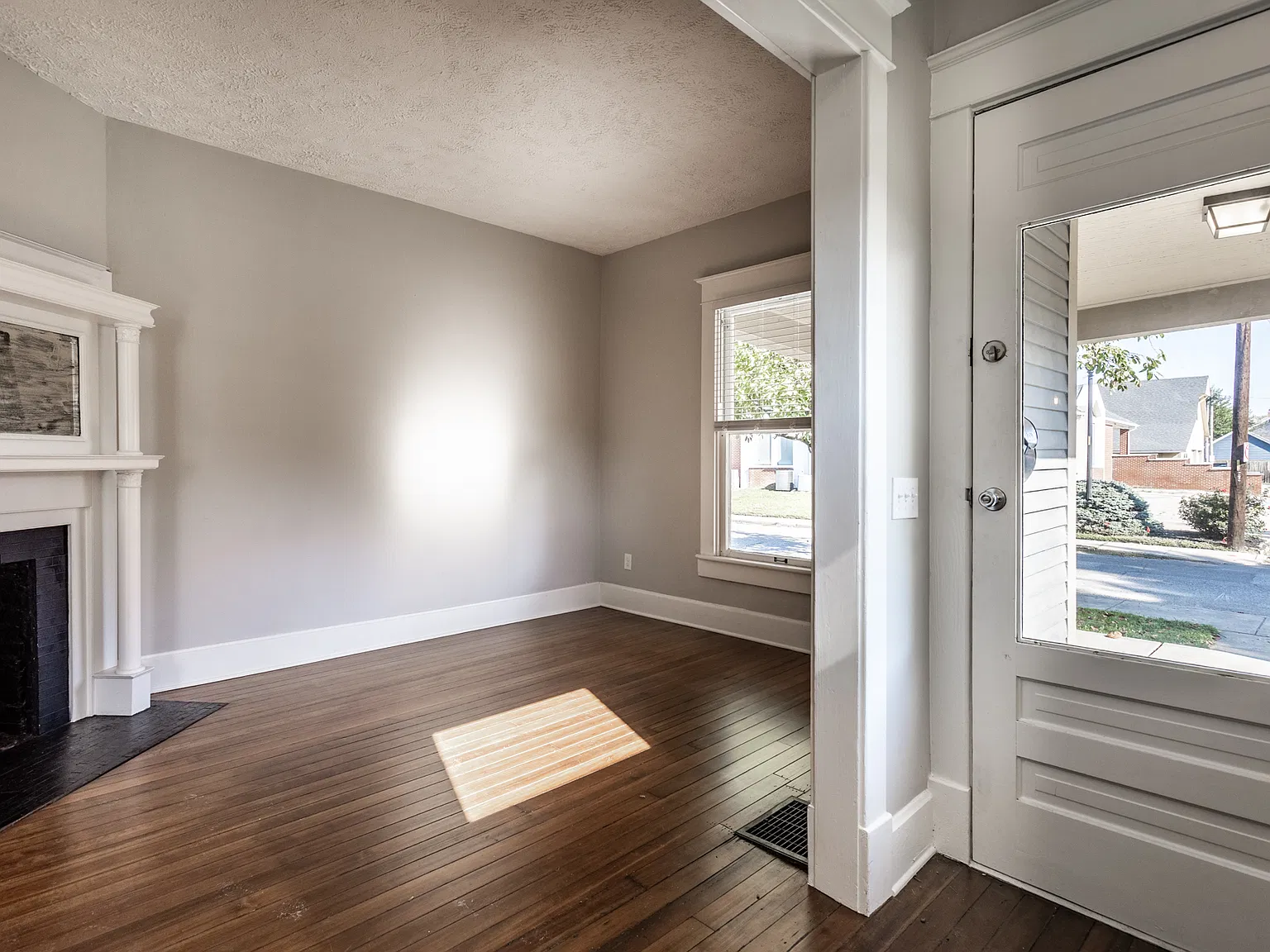 3 bed, 1.5 bath, 1600 sqft, $1,950 — Photo 4