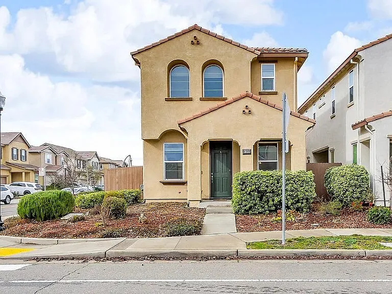 4389 Natomas Central Dr — Photo 1