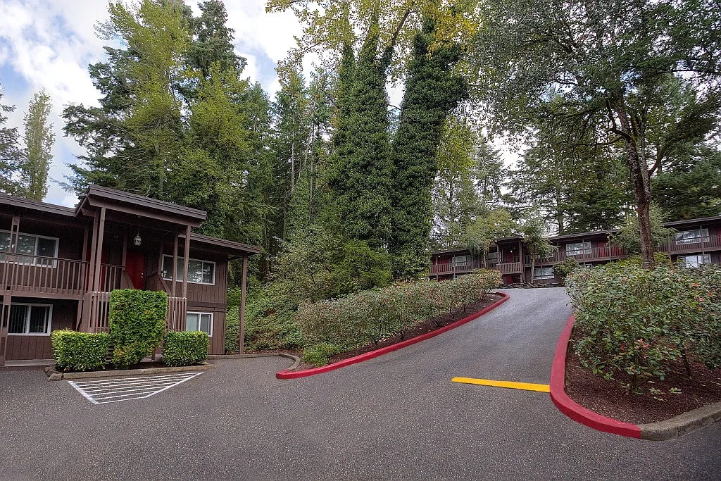 The Crossing Apartments — Photo 1