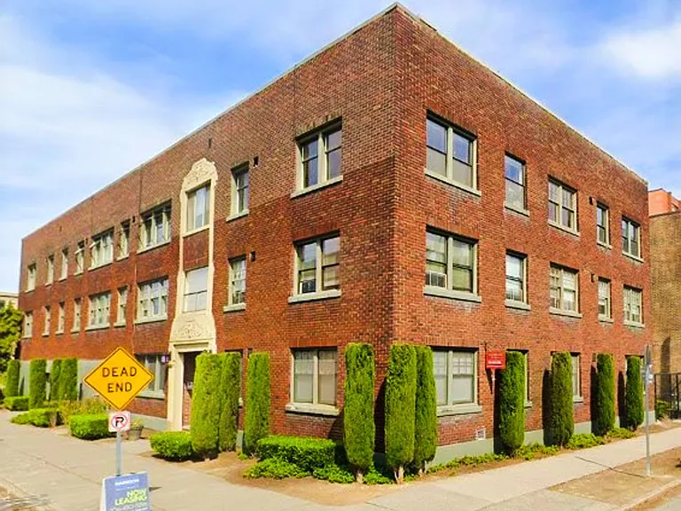 316 E Harrison St — Photo 27