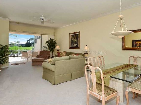 4th image of 9552 Forest Hills Cir