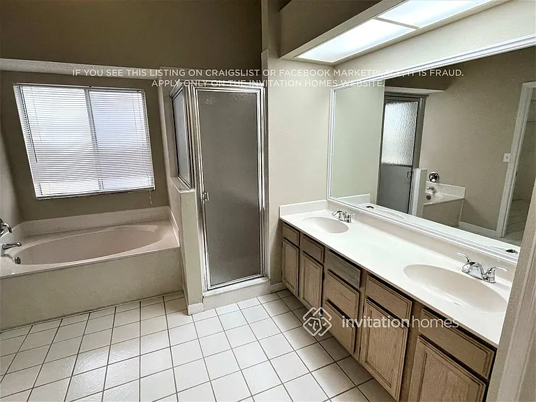 927 Silverton Loop — Photo 11