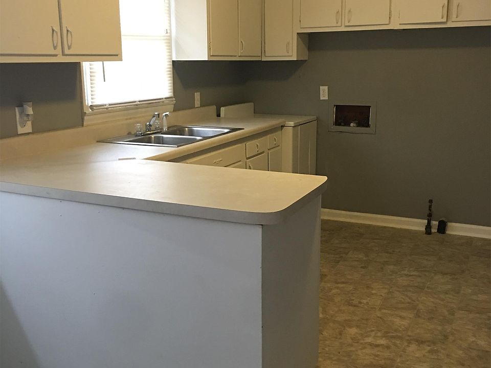 2nd image of 529 Flint Ave APT A