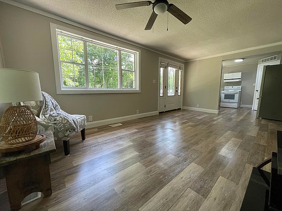 3rd image of 302 Stancil Rd