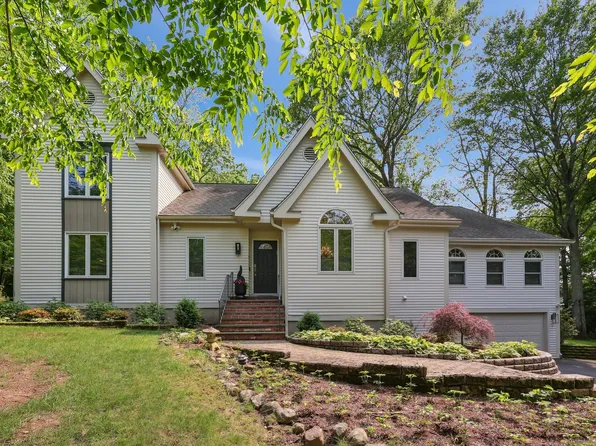 8 Highview Rd, Madison, CT 06443