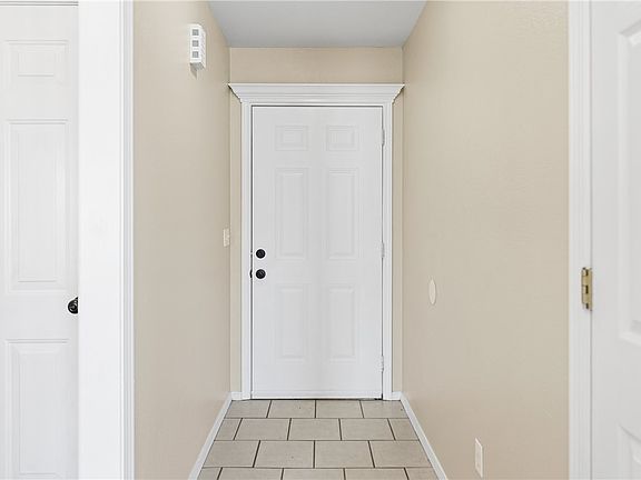 4th image of 121 Samantha Ct