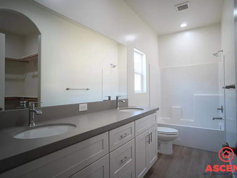 8509 Grandy St — Photo 9