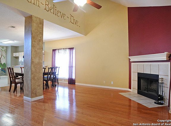 4th image of 111 Cibolo Basin Dr
