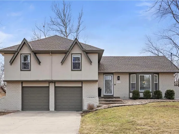 6900 W 192nd St, Stilwell, KS 66085