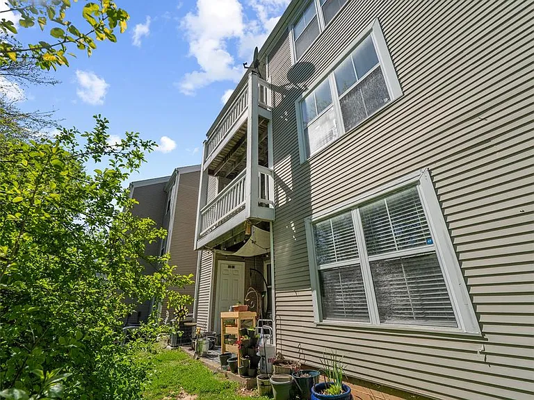 101 Fieldcrest St — Photo 27