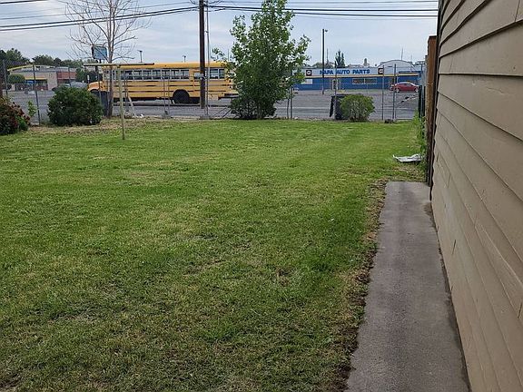 3rd image of 1060 C St SW