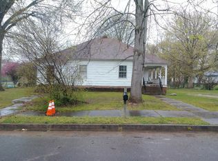 126 3rd St, Jackson, TN 38301