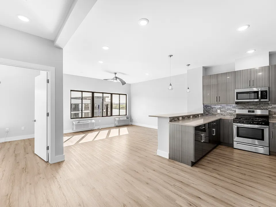 1 Flagship St #301
