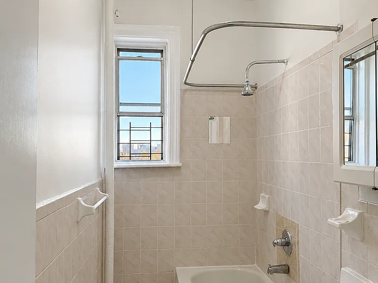 1360 Ocean Ave #2I — Photo 4