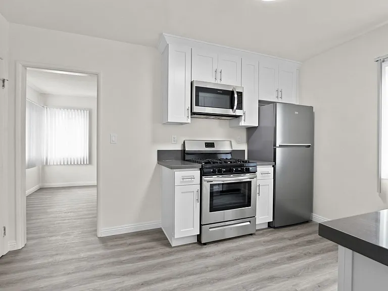 1824 16th St in Santa Monica — Photo 3