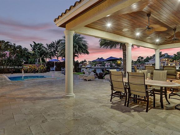 5th image of 301 Tropic Dr