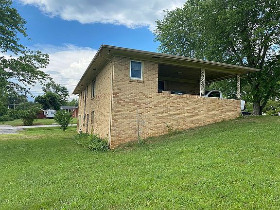 2nd image of 649 Woodlawn Dr