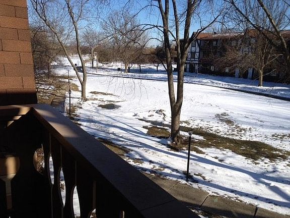 2nd image of 11 Parkside Ct APT 11