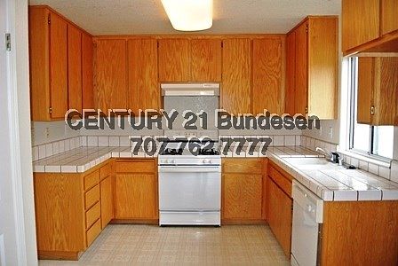 3rd image of 726 Judith Ct
