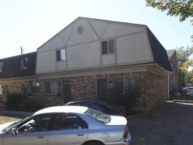 3160 Riverview Circle — Photo 1