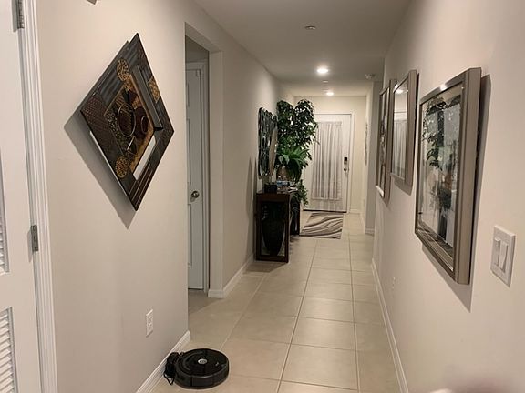 2nd image of 1825 S Gator Cir
